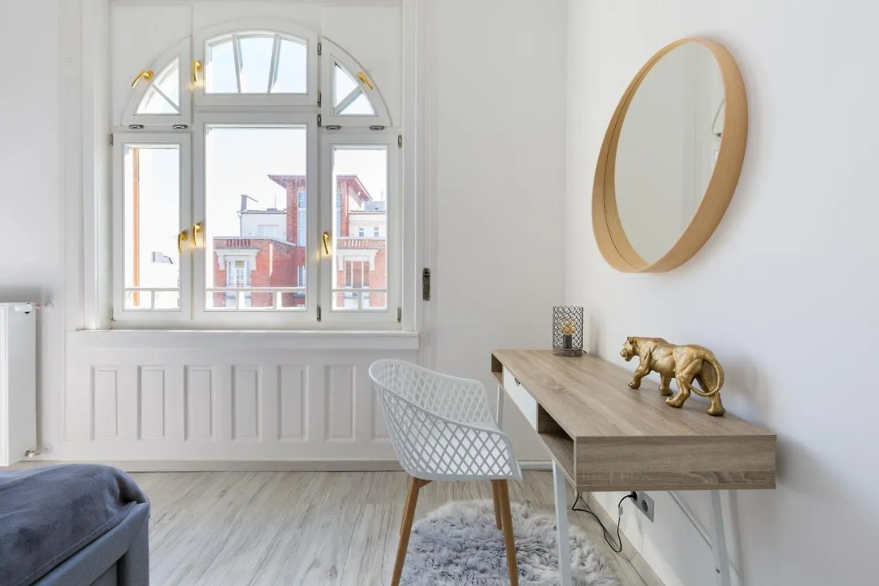 Designer Apartment On The Budapest Broadway With 2Br And Ac