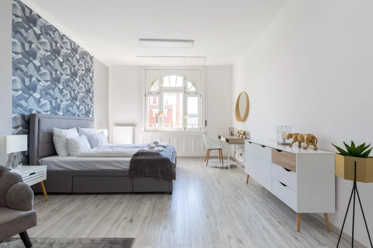 Designer Apartment On The Budapest Broadway With 2Br And Ac 0*,  Macaristan